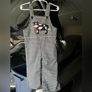 Kelly’s Kids Cow one piece in like new condition